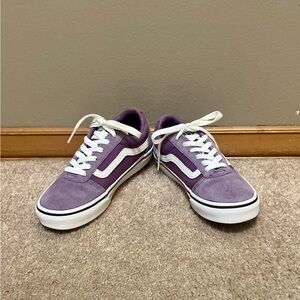 Vans Old Skool Kids Skate Shoe, Lace-up, Lilac/Lavender/White - Size 2 (EUC)